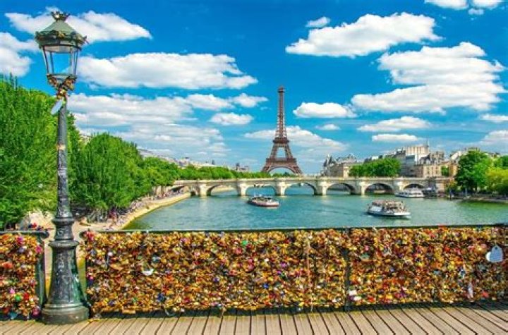 lock bridge paris