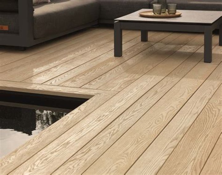 millboard decking peeling