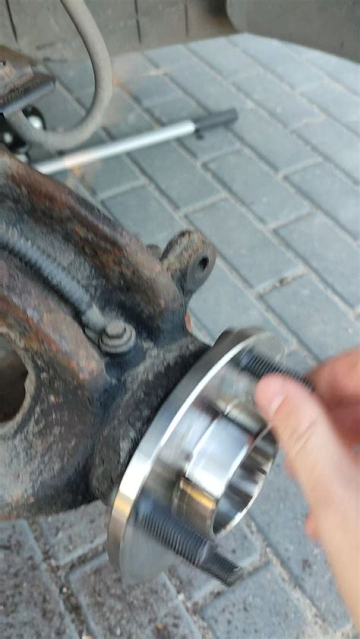 new wheel bearing noise