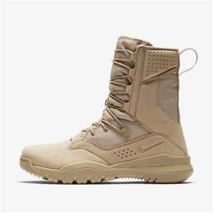 nike combat boots