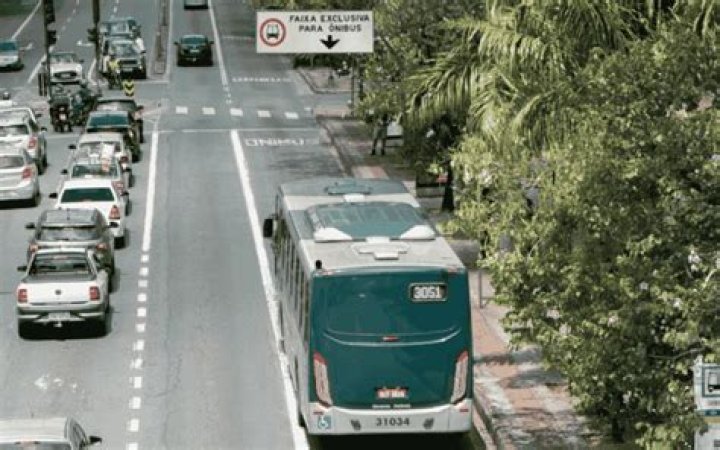 Por que transitar na faixa exclusiva de transportes publicos?