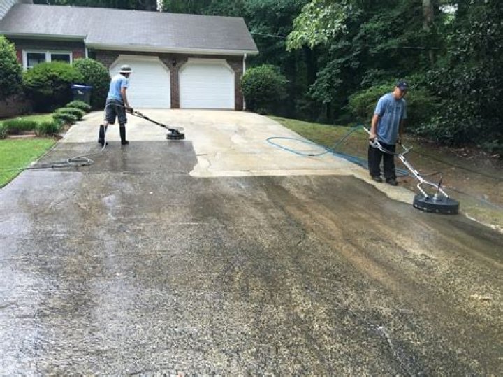 pressure wash driveway cost