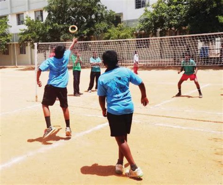 tennikoit game