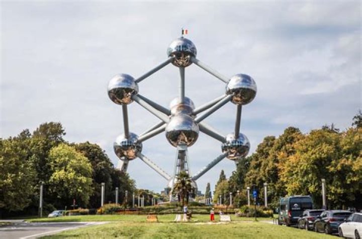 What are 4 famous attractions in Belgium?