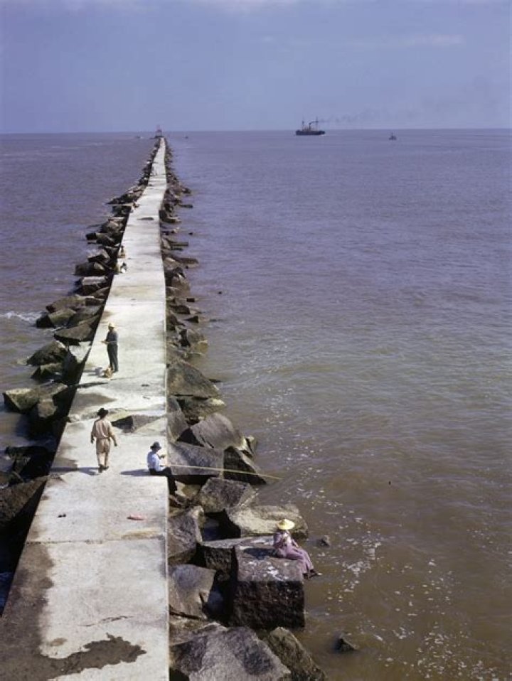 what are jetties used for