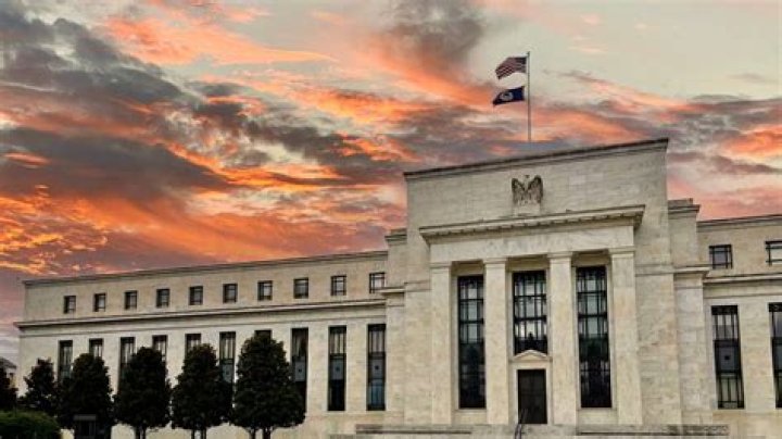 What are the three duties of the Federal Reserve quizlet