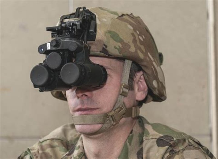 What binoculars does the military use?