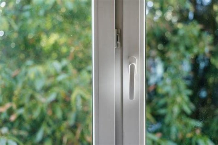 What blinds are best for tilt and turn windows