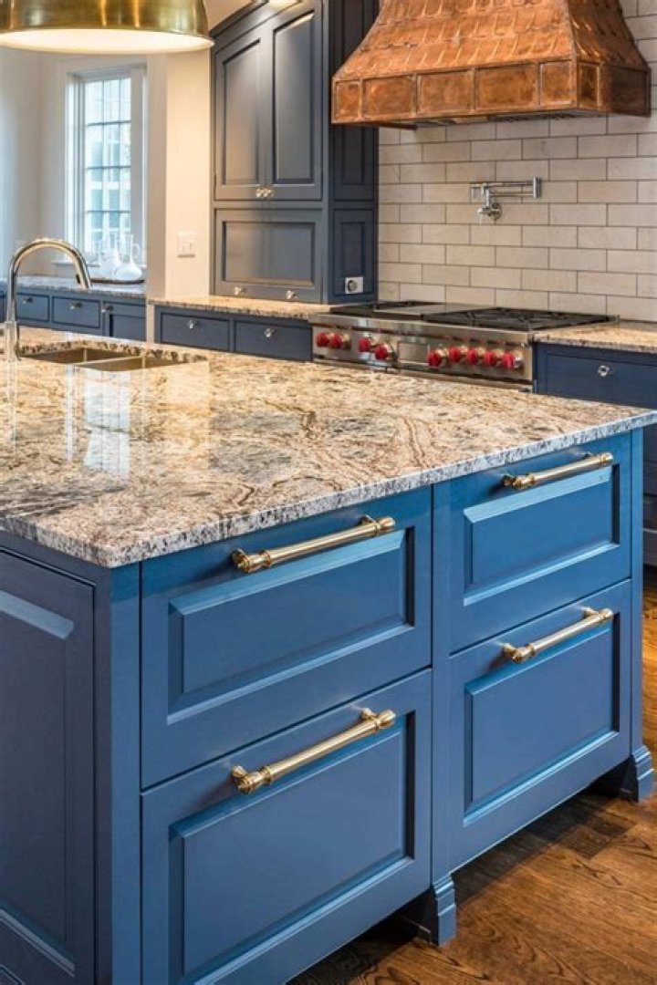 What color countertop goes with blue cabinets