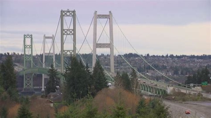 What destroyed the Tacoma Narrows Bridge