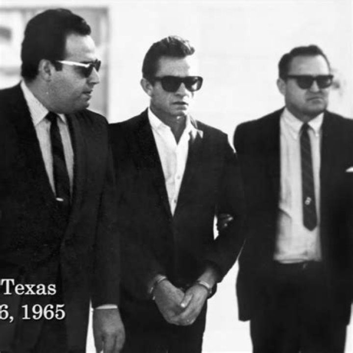 What did Johnny Cash wear