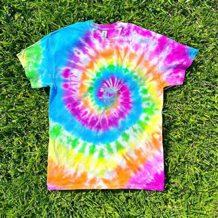 What do you do with tie dye?