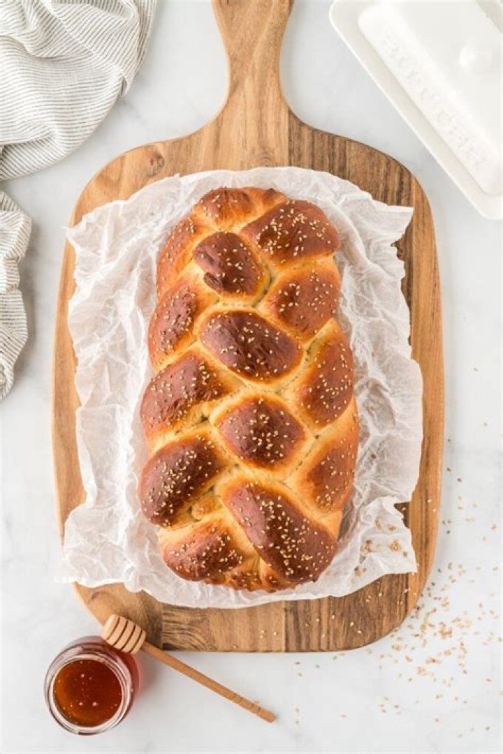 What do you eat challah bread with