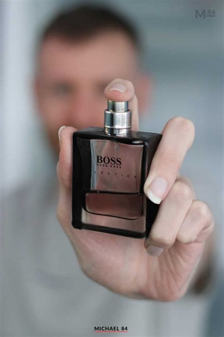 What does Hugo Boss intense smell like?