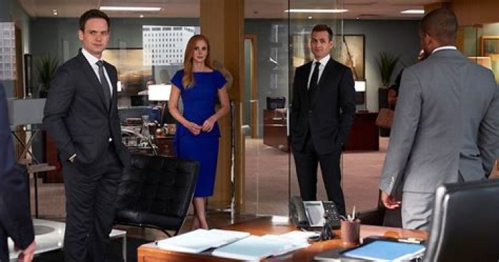 What episode do Mike and Rachel get together in copy room?