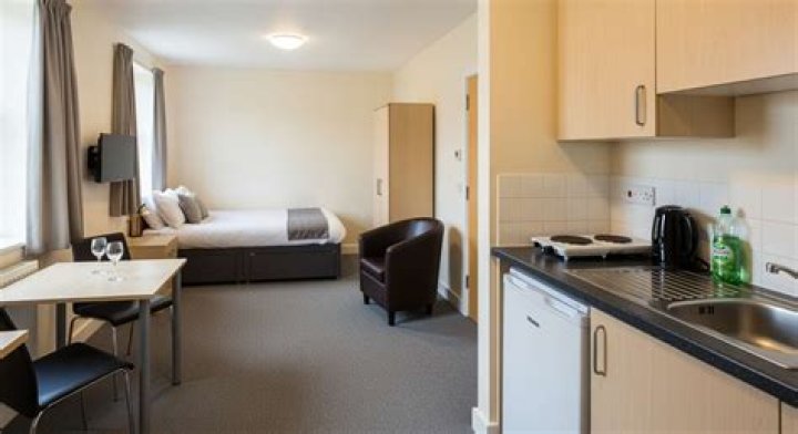 what is a bedsit
