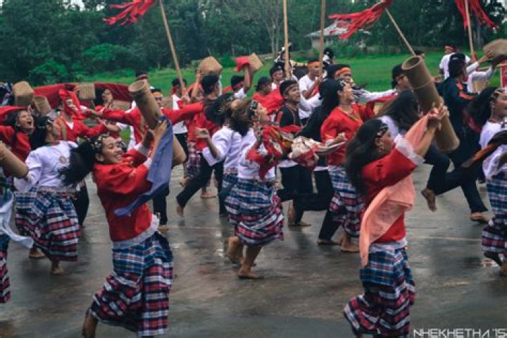 What is Binanog dance