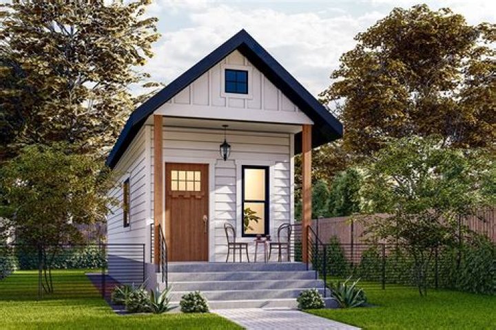 What sq ft is considered a small house