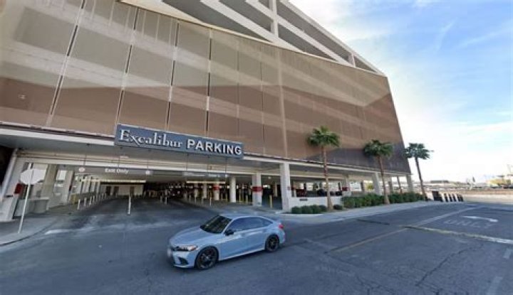 What time does T Mobile parking garage open