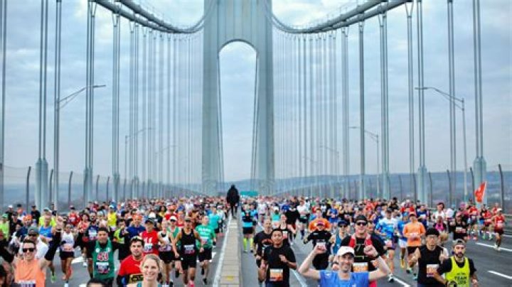 What time does the NYC marathon start today?