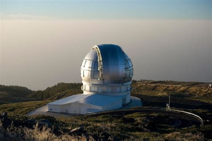 Where is the largest telescope in the world?