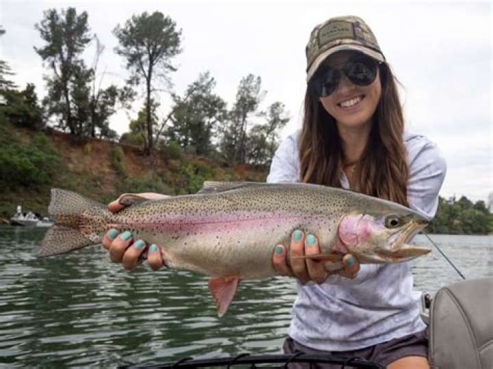 Where was the largest trout caught in California?