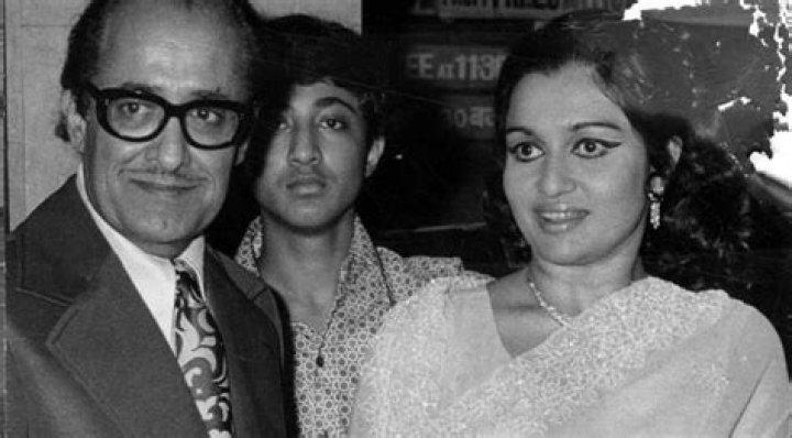 Who is Nasir Hussain wife?