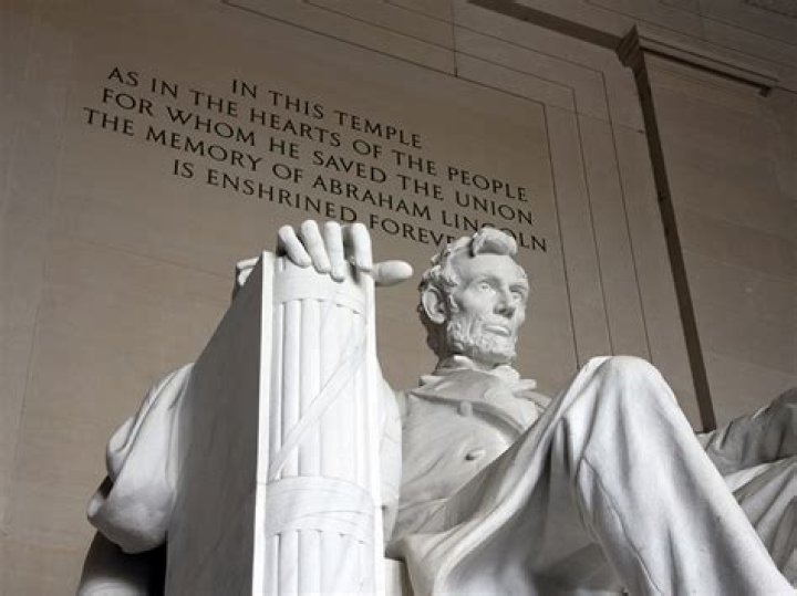 Who paid for the Lincoln Memorial