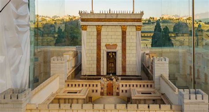 who was the temple of vesta built for