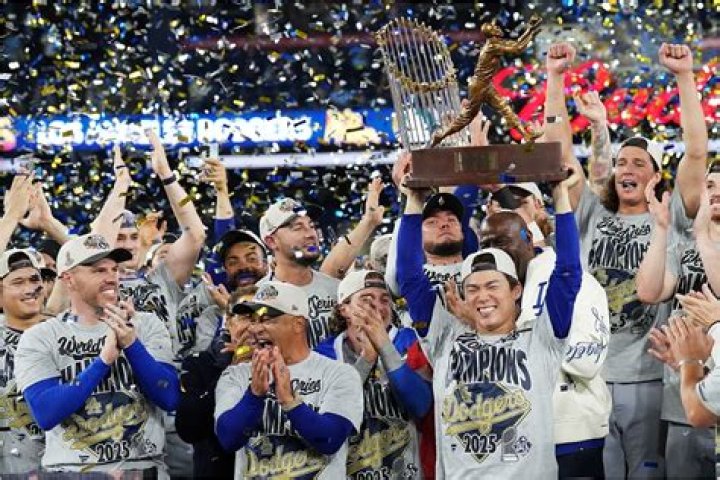 who won the world series last year