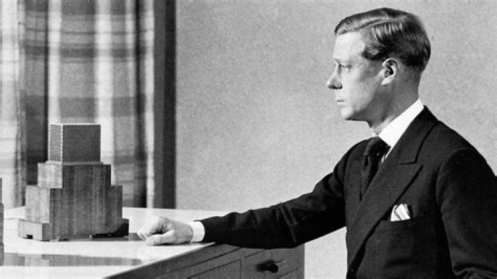 Why did Edward VIII abdicate